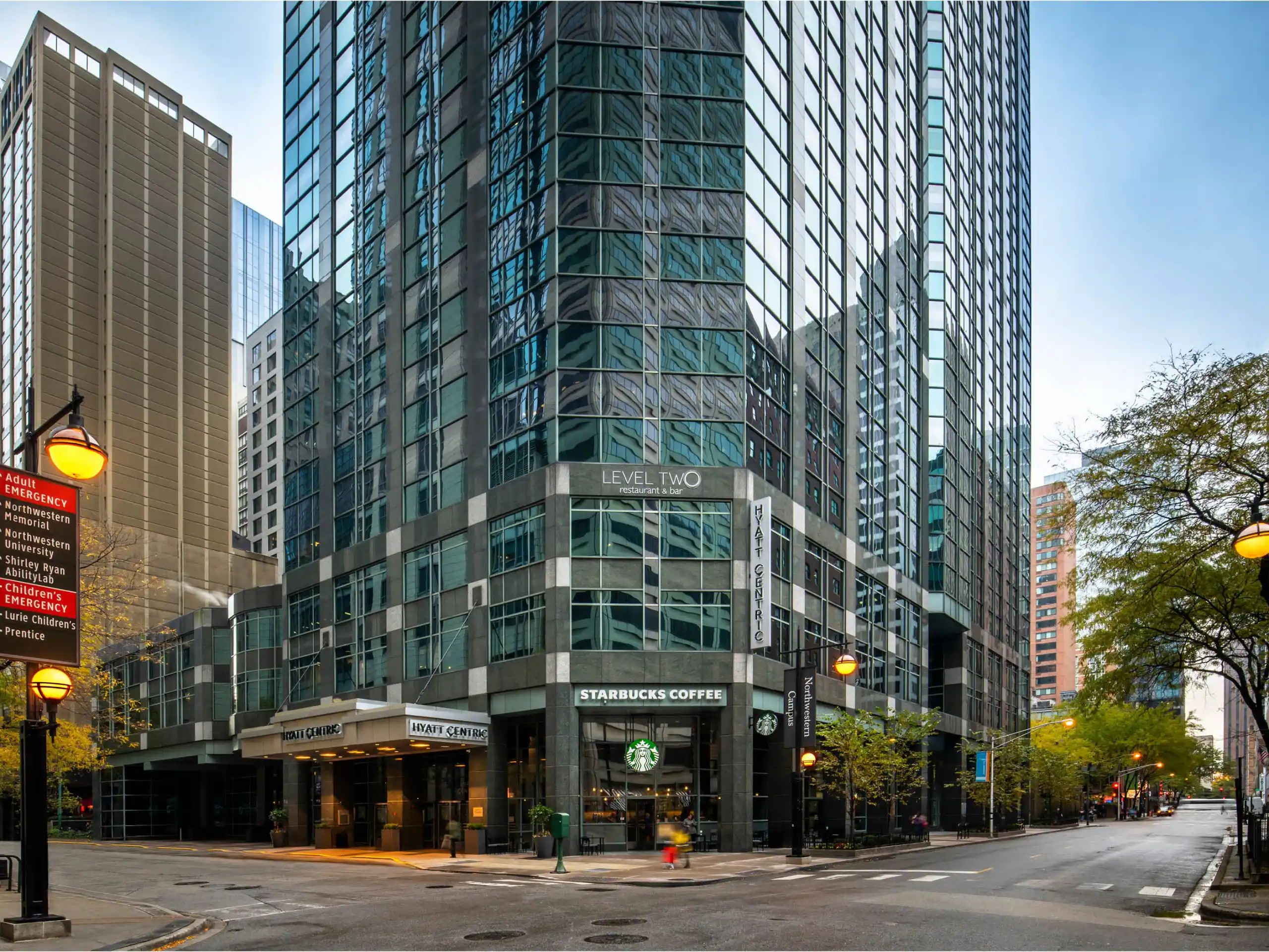 Hyatt-Centric-Chicago-Magnificent-Mile Exterior Photo